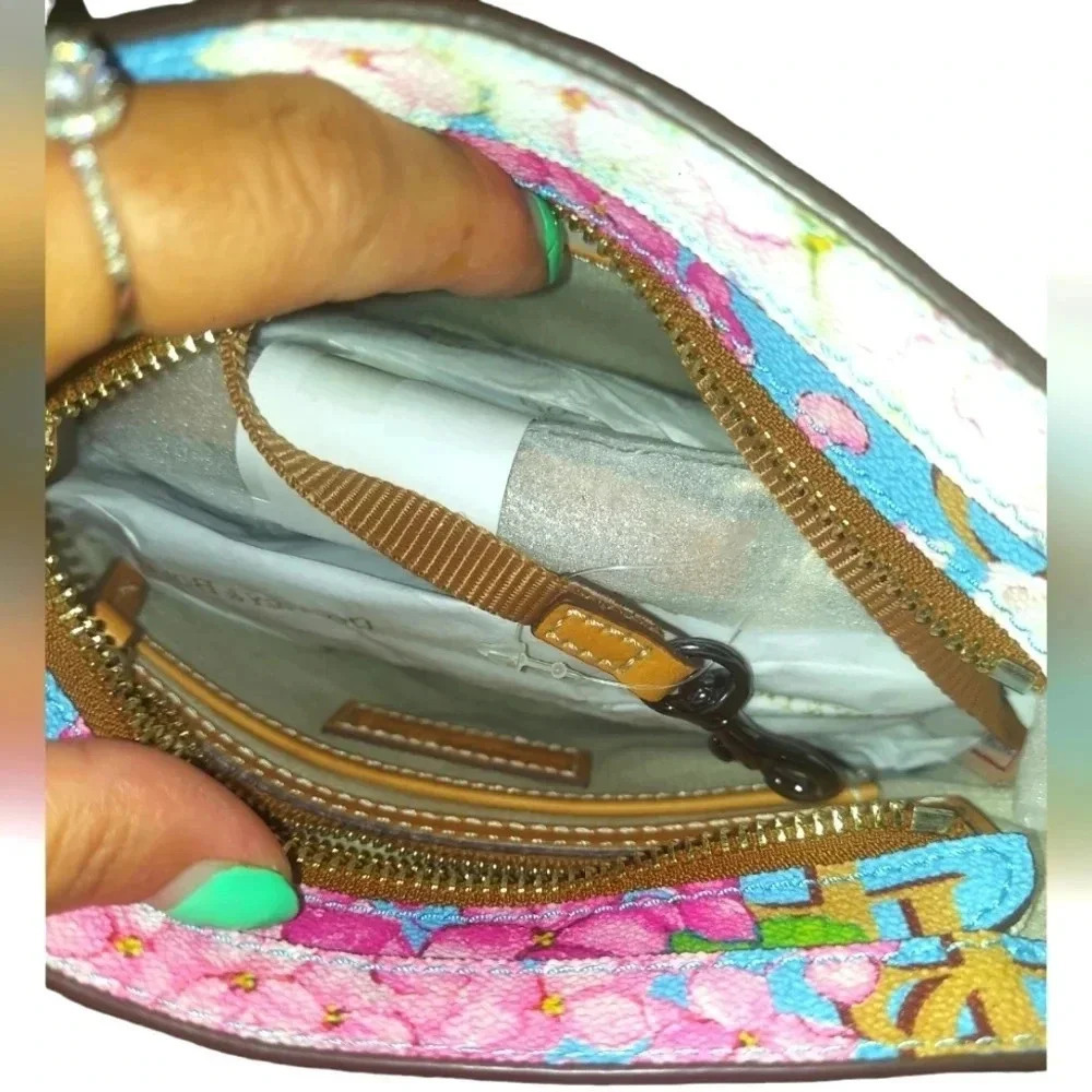 NWT Dooney & Bourke Hydrangea Small Zip Crossbody - Picture 4 of 5
